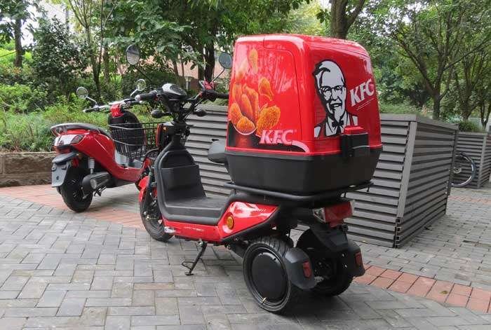 Moto empleada para transporte de alimentos y mensjeria