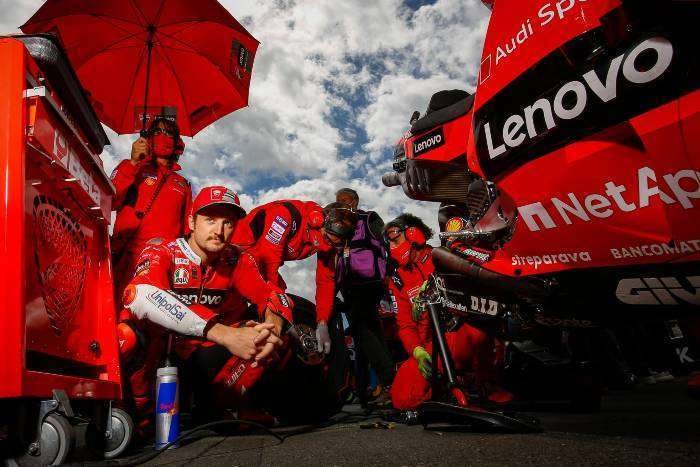 La Lluvia marcó el ritmo en Le Mans