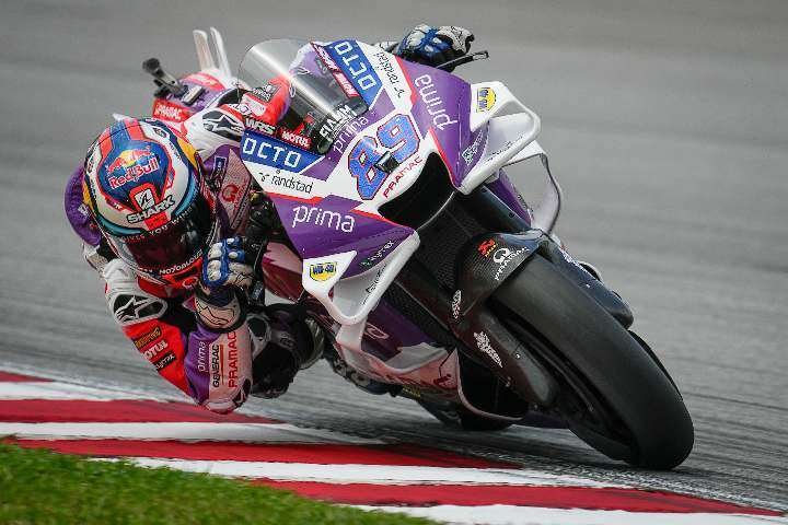 Pole de locura en Sepang