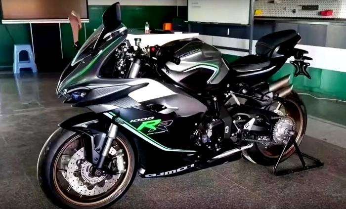 SRK 1000 RR la deportiva china