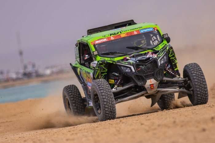 Toby Price lidera el rally cerca del final