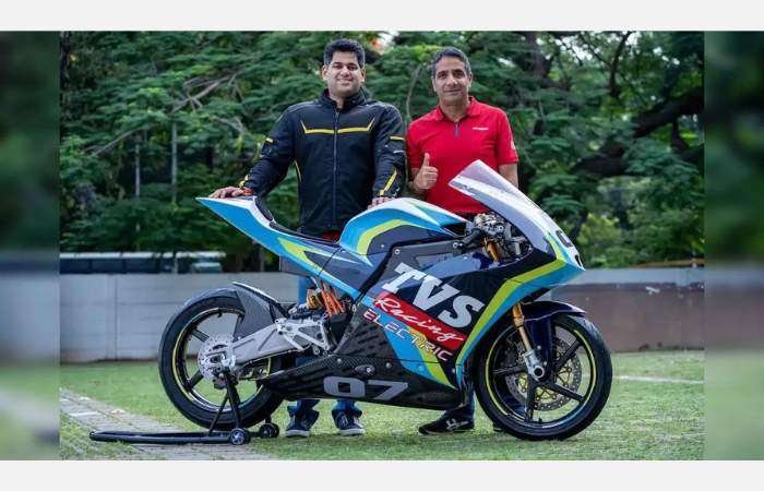 Competencia de motos eléctricas