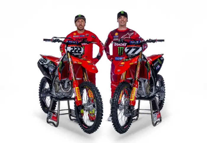 equipo oficial de motocross de Ducati