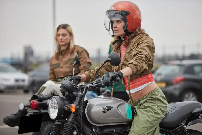 piensa estrenar moto