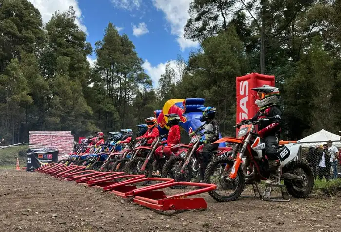 Autocolombiana patrocinador del Motocross