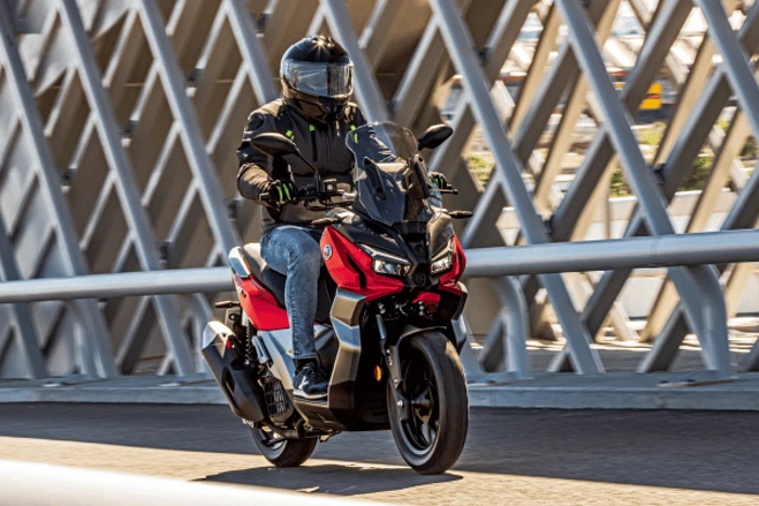 SR1 ADV el nuevo CrossOver de Voge