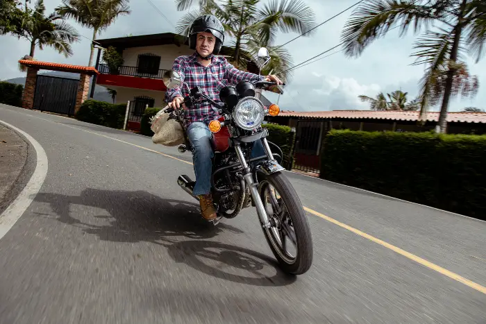 Trabajadora y desafiante AKT CHR 125