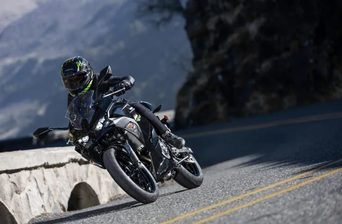 Llegan a Colombia la Ninja 500 y Z500 de Kawasaki