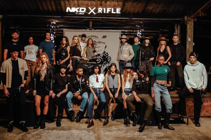 AKT por los caminos de la Moda con Rifle